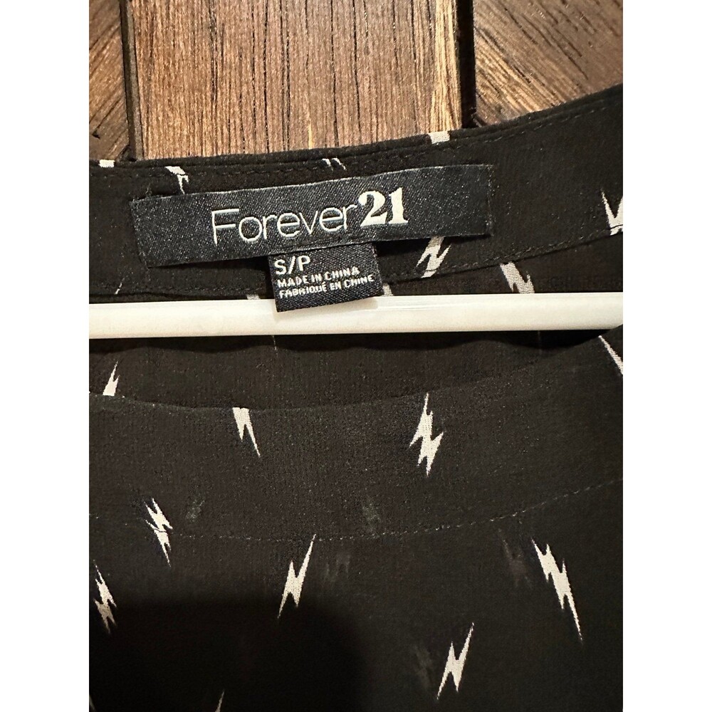 Forever 21 sheer crop top blouse with lightening bolts SMALL - Picture 7 of 7